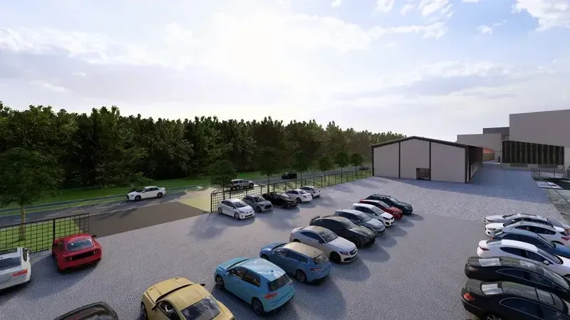 Parkplatz und Außenbereich des Alten Schmelzwerks